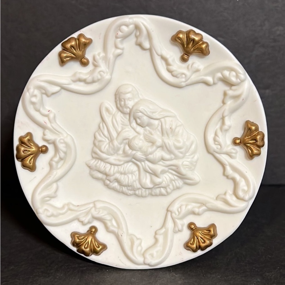 RARE Natavity Candle Holder Votive Bisque Gold Taiwan R.O.C. Lithophane Effect